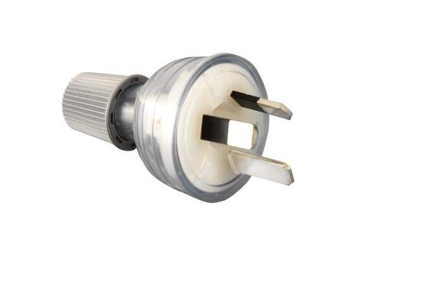 NEW HPM 10 Amp 3 Pin Plug Top - Clear